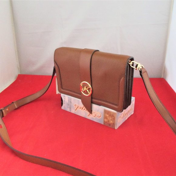 Michael Kors Charm Medium Triple gusset Pebbled Leather Crossbody #3332 - Picture 3 of 12